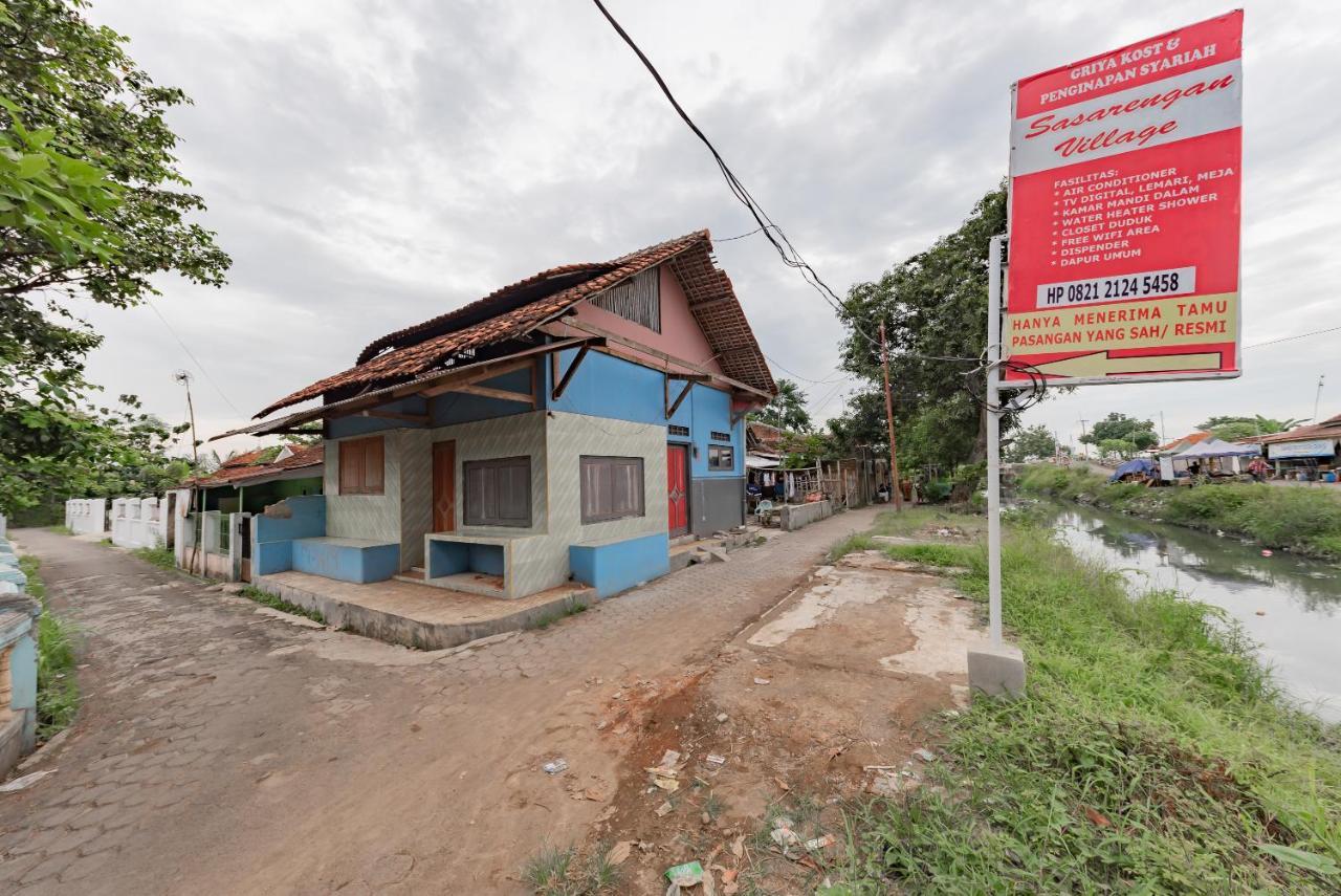 Reddoorz Syariah Near Alun Alun Ciledug Cirebon Hotel Bagian luar foto